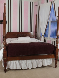 Sheraton Four-poster Bed